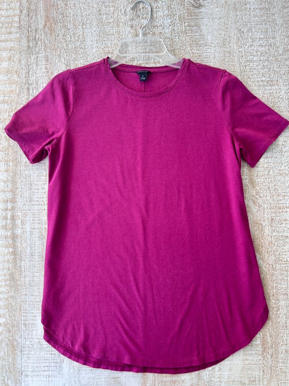 Ann Taylor Short Sleeve Fuschia/Magenta Super Soft T-Shirt/Top Size Medium